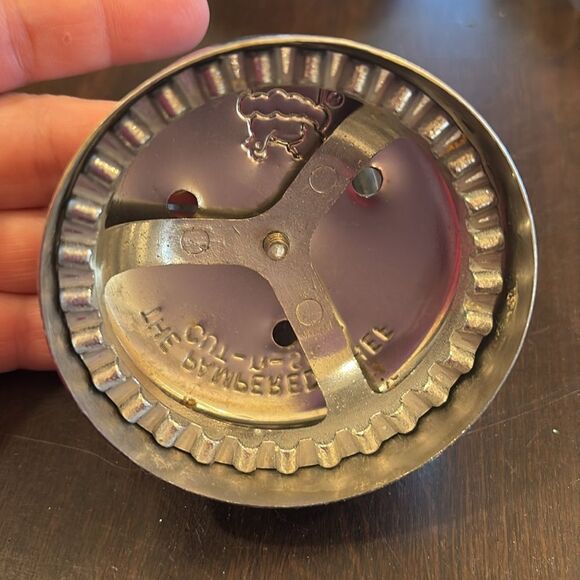 The Pampered chef cut-n- seal sandwich, pastry biscuit tart cutter - Picture 4 of 4